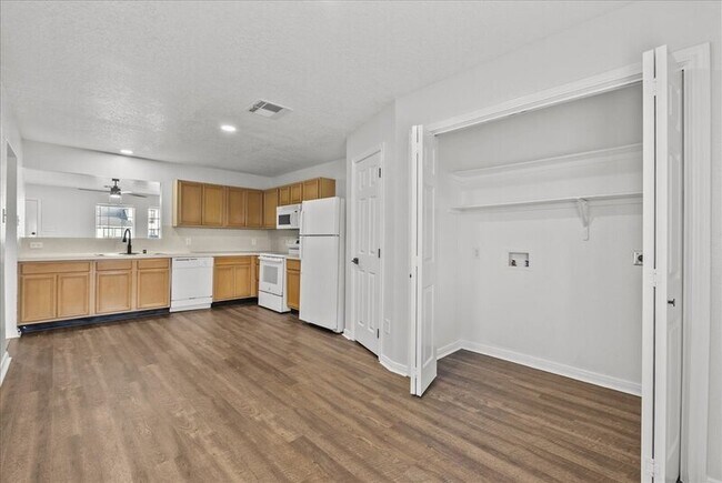 Building Photo - 5138 Caicos Calle