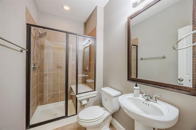 Building Photo - 15516 Mayflower Trail