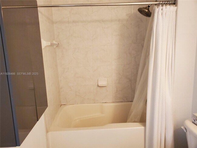 Building Photo - 133 NE 2nd Ave