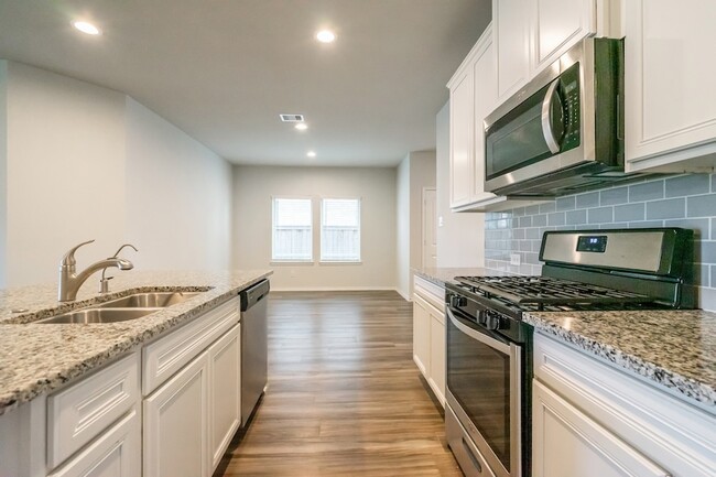 Building Photo - 16856 Pink Wintergreen Dr
