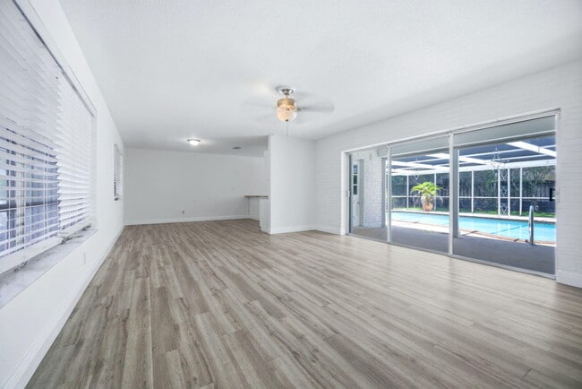 Building Photo - 321 E Chaminade Dr