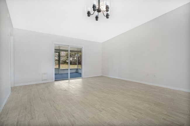 Building Photo - 617 4th Ave N