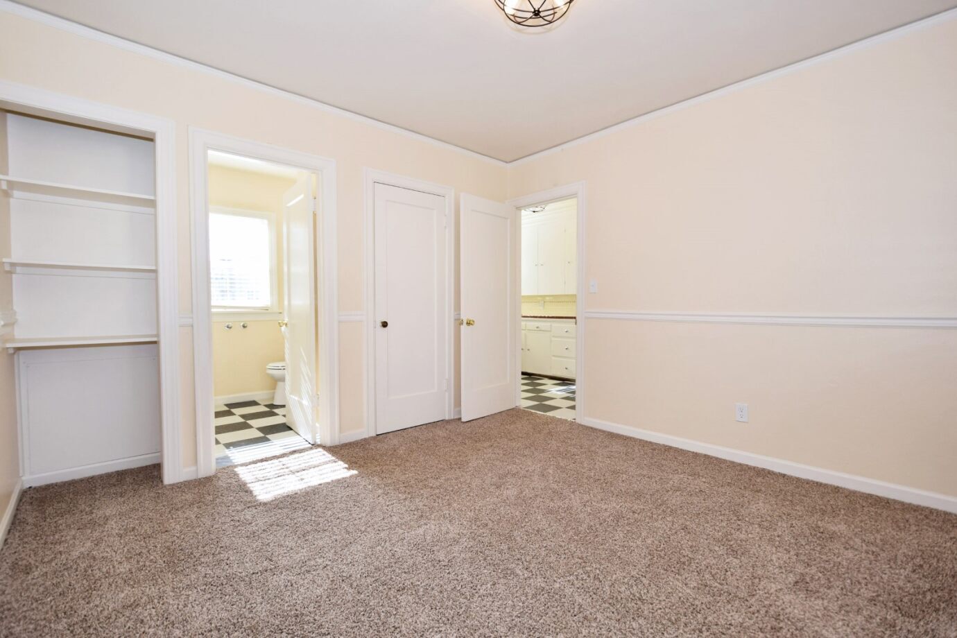 Building Photo - 11240 SW Barbur Blvd