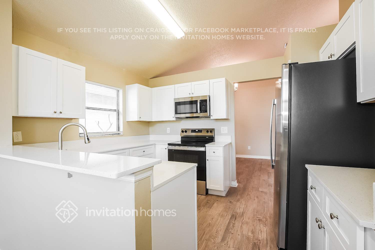 Building Photo - 242 Lakebreeze Cir