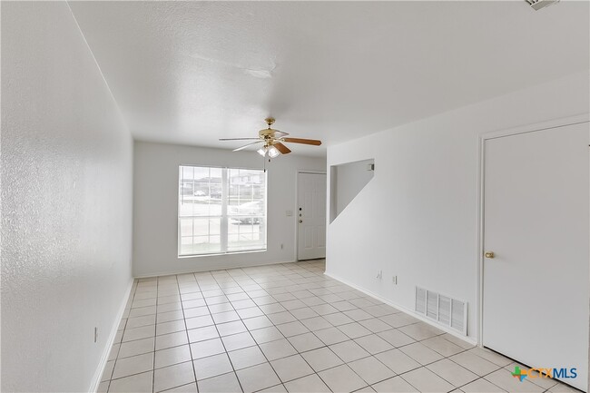 Building Photo - 4005 Doraine Ct