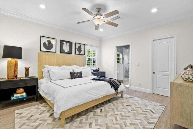 Building Photo - 221 NW 18th St