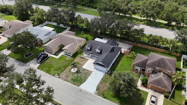 Building Photo - 4026 Banbury Cir
