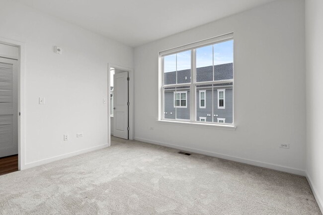 Building Photo - 103 E Crystal Lake Ave