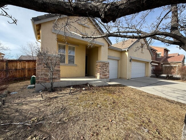 Building Photo - Beautiful single story 3 bedroom, 2 bath home with nearly 1900 sq ft of living space.