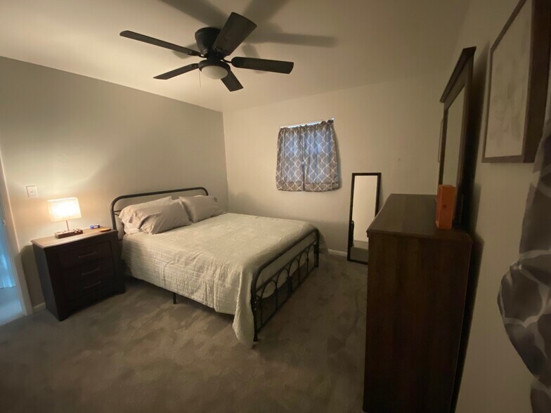 Building Photo - 118 Pulaski St