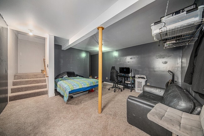 Building Photo - 10497 S Jackson Rd