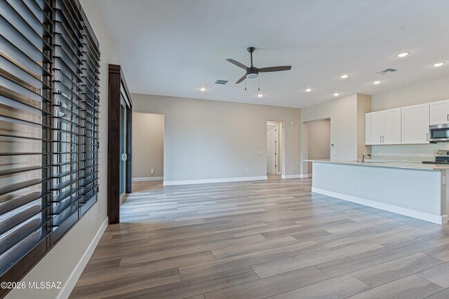 Building Photo - 61370 E Flint Dr