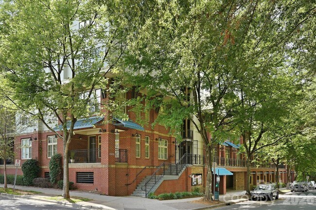 Building Photo - 1101 W 1st St
