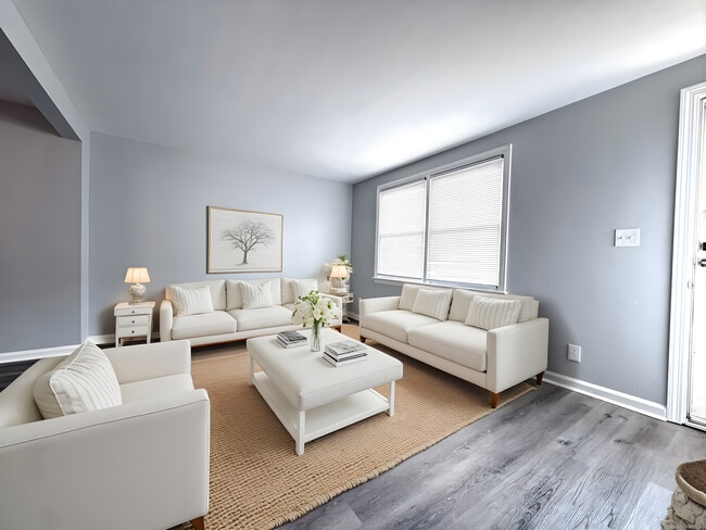 Building Photo - 211 Spencer St