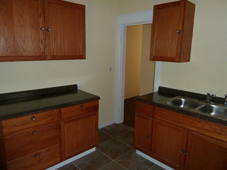 Building Photo - 3916 Clark Ave