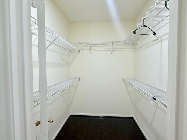 Building Photo - 6530 Signal Point Ln