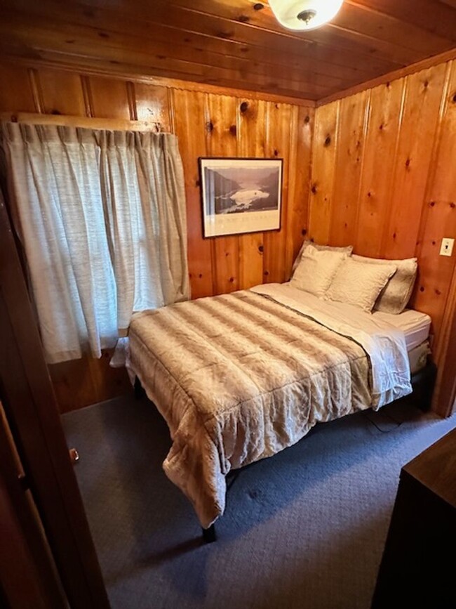 Building Photo - Cozy 2Bd Cabin! Available now for a 3-6 mo...