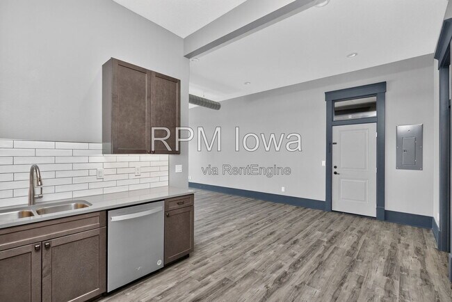 Building Photo - 1214 2nd St