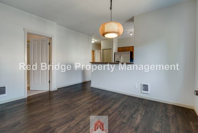 Building Photo - 10834 NE Holly St