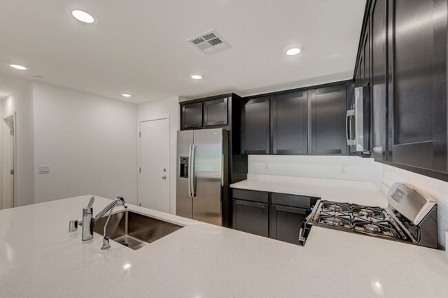 Building Photo - 10772 Paget Ct