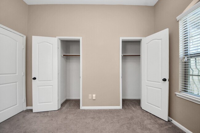 Building Photo - 9427 Sapphire Bay Ln