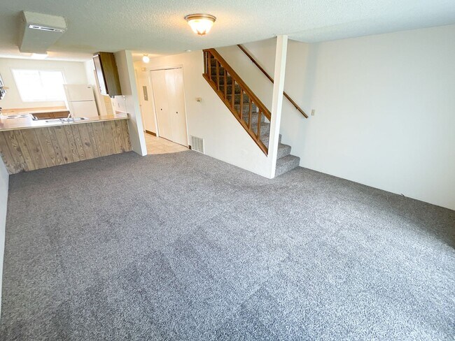 Building Photo - 846 Homedale Rd