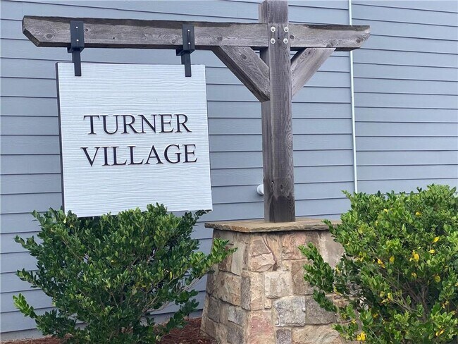 Building Photo - 239 Turner Ln