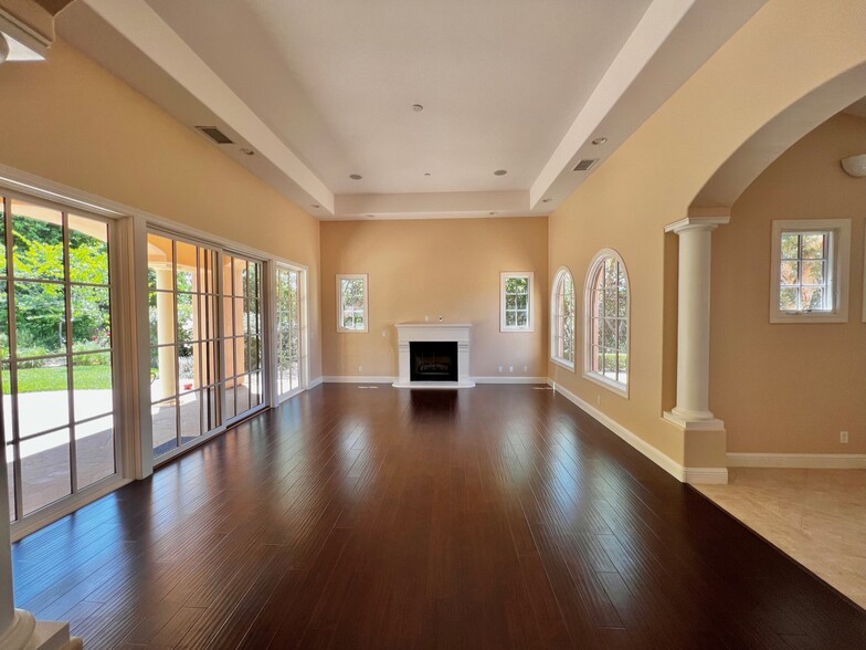 Building Photo - 4698 Granada Way