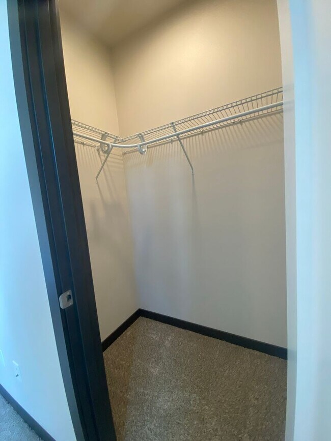 Building Photo - BONUS RENT SPECIAL! Exceptional 3 Bed, 2 B...