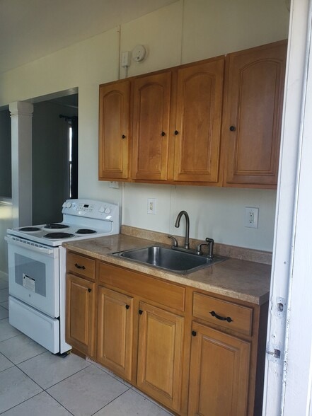 Building Photo - 5513 Edna Ave