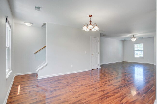 Building Photo - 138 Thistle Rd