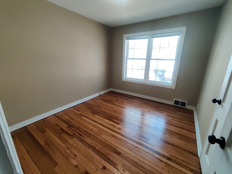 First bedroom - 4733 France Ave S