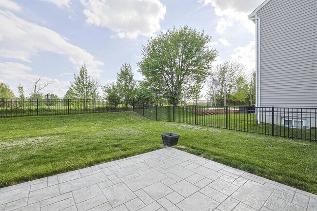 Building Photo - 6545 Cannondale Dr
