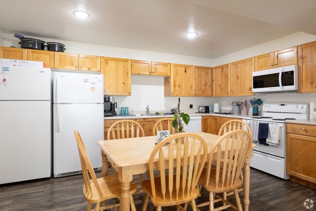 Building Photo - Apartments @ Falls Crossing Phase "1" (A,B,C)