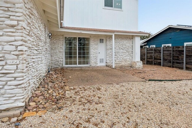 Building Photo - 8505 Spearman Dr