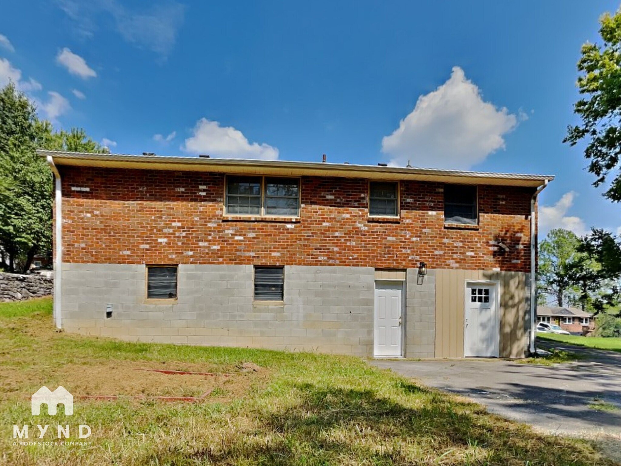 Building Photo - 3835 Valley Ridge Dr
