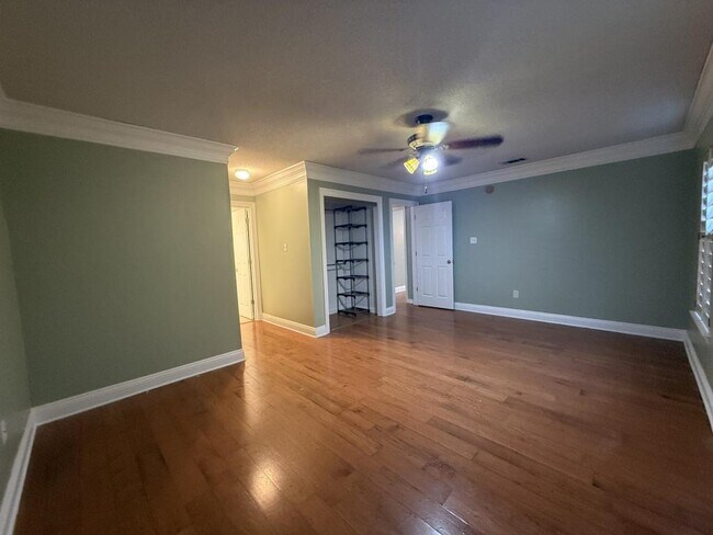 Building Photo - 2065 Juniper Dr