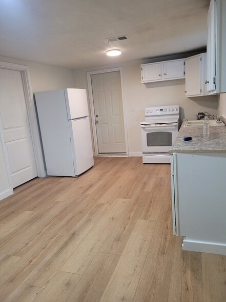 Building Photo - 510 Goins Rd