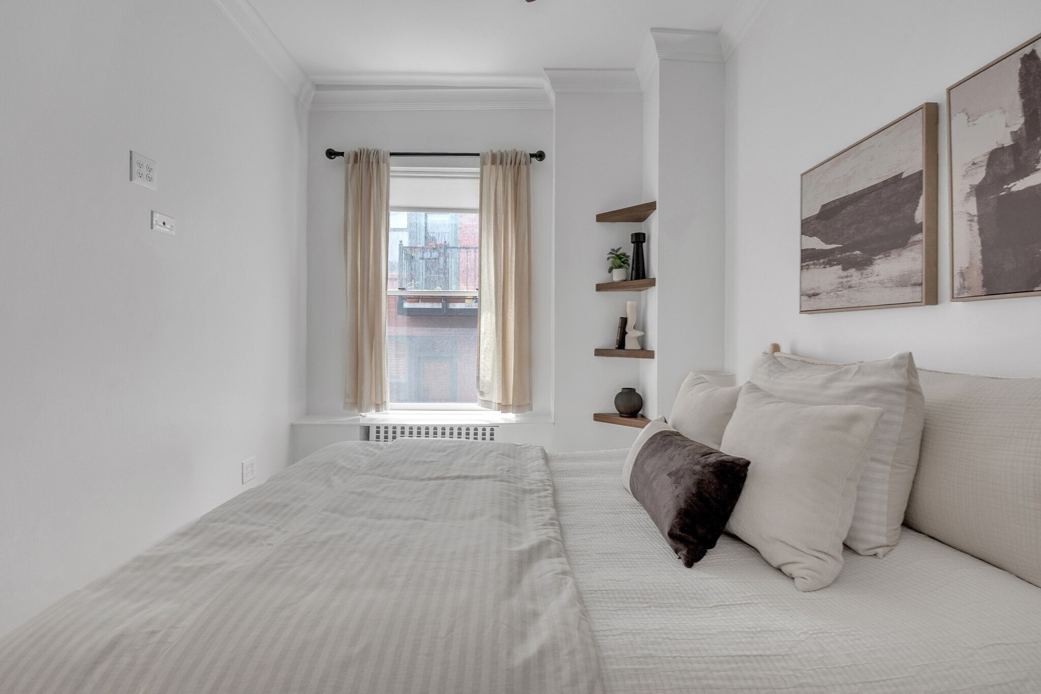 Building Photo - 17 Cazenove St