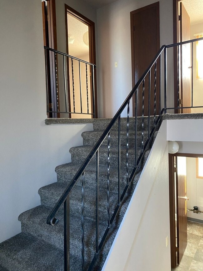 Building Photo - Beautiful, Spacious 3 bed Condo for Rent