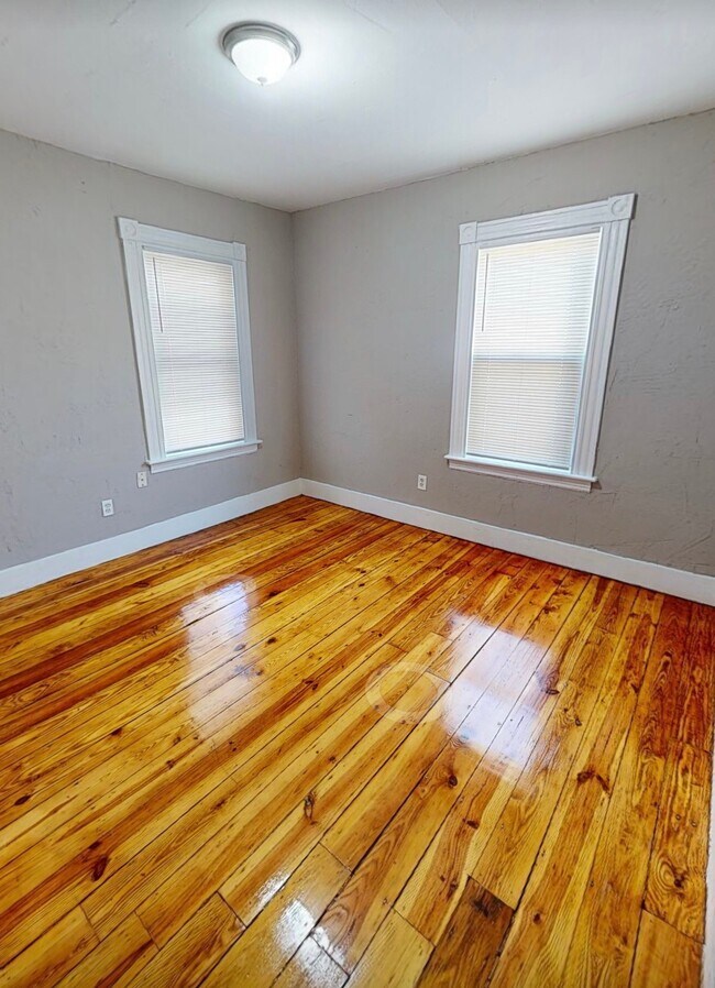 Building Photo - 159-161 Millbury St