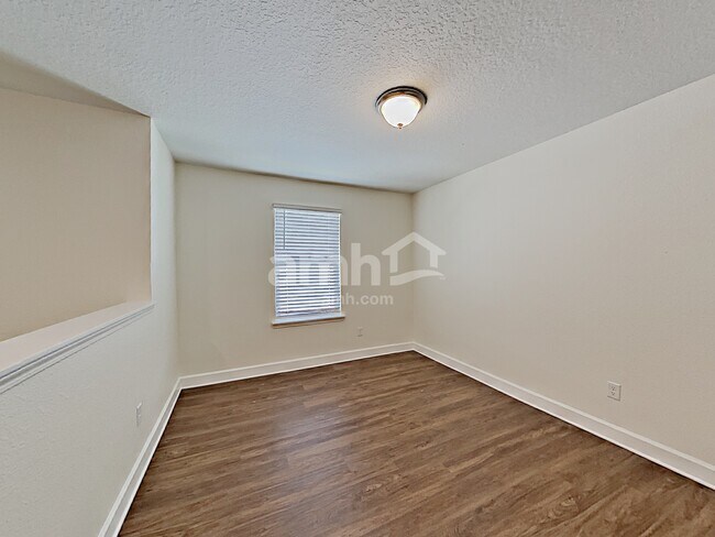 Building Photo - 8601 Highfield Ave