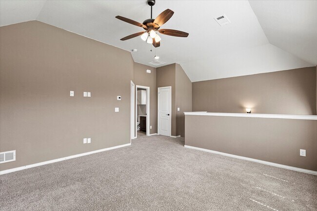 Building Photo - 205 Roscoe Dr