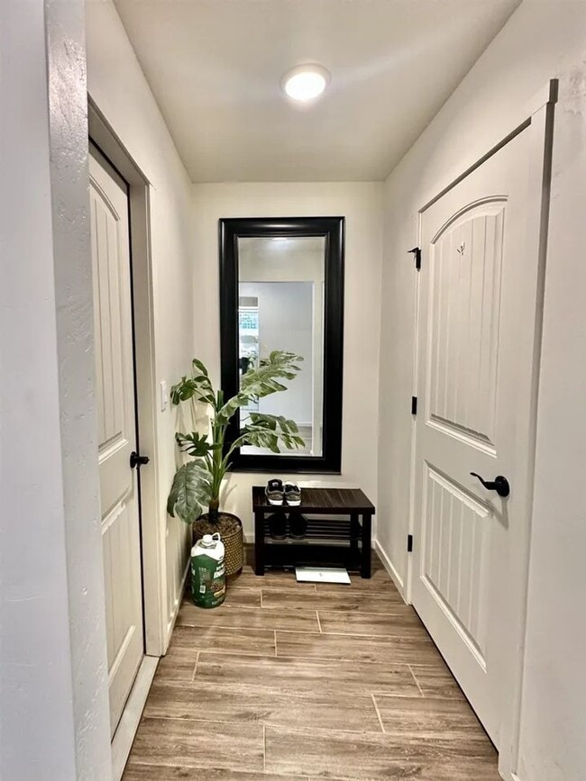 Building Photo - Beautiful 4 Bedroom/3 Bathroom Home