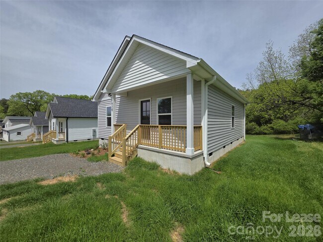 Building Photo - 1028 Patton Ave