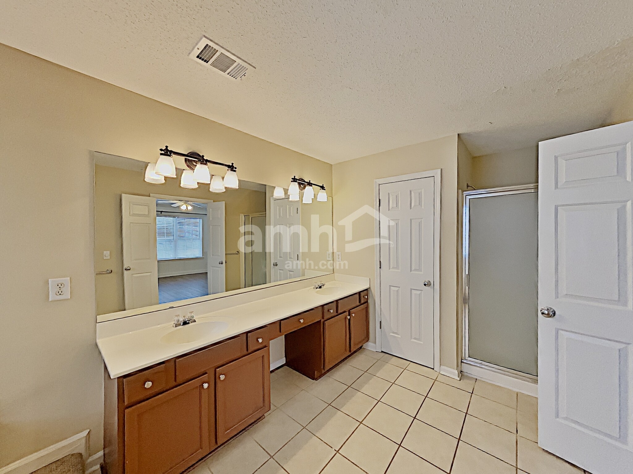 Building Photo - 2208 Sprucewood Dr NW