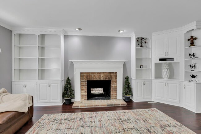 Building Photo - 955 Eastward Cir