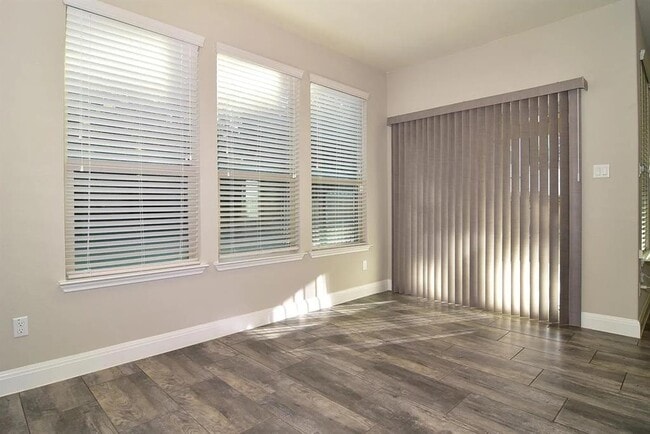 Building Photo - 1050 Kenney Fort Crossing