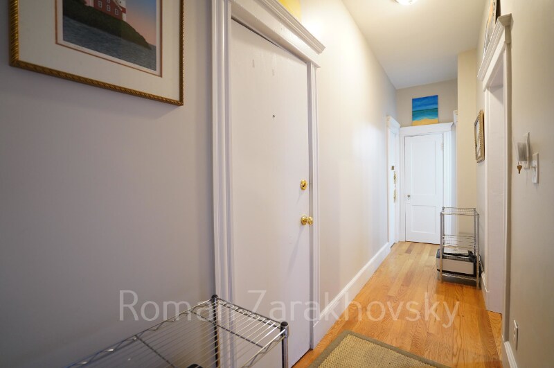 Building Photo - 56 Gardner St