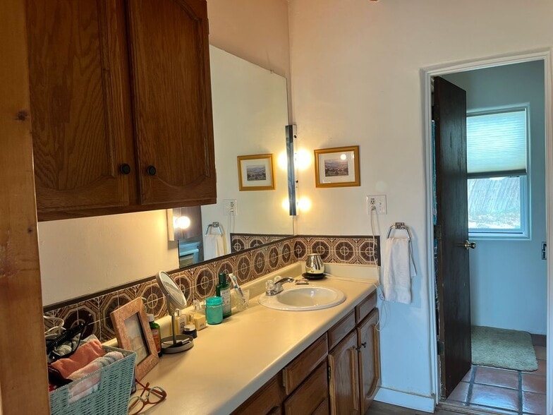 Building Photo - 128 Dona Ana Dr